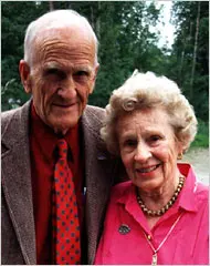 Bradford e Barbara Washburn em 1997. (Crédito da fotografia: Cortesia Yereth Rosen/Reuters)