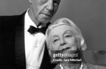 Ted Shawn e Ruth St. Denis, figuras imponentes da dança moderna americana, fotografados em seu 50º aniversário de casamento, 28 de abril de 1964. (Foto de Jack Mitchell/Getty Images)