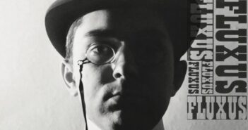 George Maciunas, artista e designer organizou o ‘Fluxus’ para desenvolver o ‘’SoHo". (Crédito da fotografia: Cortesia © Copyright All Rights Reserved/ Divulgação/ Cinema Experimental ®/ REPRODUÇÃO/ TODOS OS DIREITOS RESERVADOS)