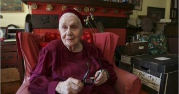 Edith Evans AsburyCrédito...Ruth Fremson/The New York Times