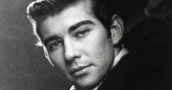 Tucker Smith (Crédito da fotografia: Cortesia © Copyright All Rights Reserved/ Divulgação/ IMDb ®/ REPRODUÇÃO/ TODOS OS DIREITOS RESERVADOS)