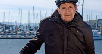 O quadrinista e escritor Jack Katz em 2013, ano em que sua obra-prima, “O Primeiro Reino”, publicada originalmente nas décadas de 1970 e 1980, foi relançada.Crédito...Brian Miller, via Titan Comics