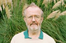 Norman Myers, fotografado em 2007, foi um dos primeiros especialistas a alertar sobre a extinção de espécies. Ele utilizou uma visão ampla da literatura científica para chegar às suas conclusões.Crédito...Pal Hansen