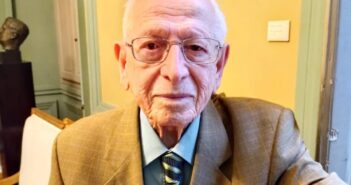 Evanildo Bechara, professor, gramático, filólogo e membro da ABL - Arquivo pessoal