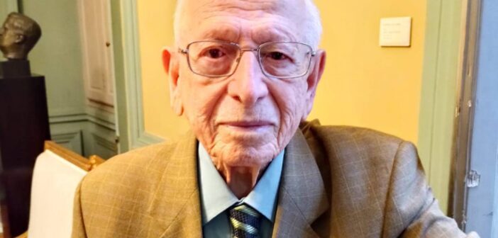 Evanildo Bechara, professor, gramático, filólogo e membro da ABL - Arquivo pessoal