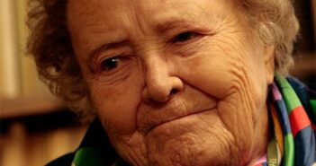 Ruth Patrick, trabalhando na Academia de Ciências Naturais em 2006. MICHAEL S. WIRTZ / Fotógrafo da equipe