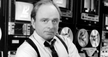 Harris Yulin Cortesia do Photofest