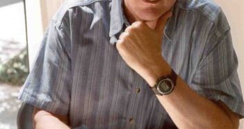 Dr. Ronald Graham em uma foto sem data. Ele lecionou na Universidade da Califórnia, em San Diego. Seu trabalho encontrou aplicações para tornar as redes de computadores e telefones mais eficientes. (Crédito da fotografia: Cortesia Che Graham/ TODOS OS DIREITOS RESERVADOS)