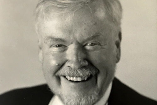 Victor K. McElheny, diretor fundador do Programa Knight de Jornalismo Científico do MIT. (Crédito da fotografia: Cortesia © Copyright All Rights Reserved/ Instituto de Tecnologia de Massachusetts ®/ REPRODUÇÃO/ TODOS OS DIREITOS RESERVADOS)