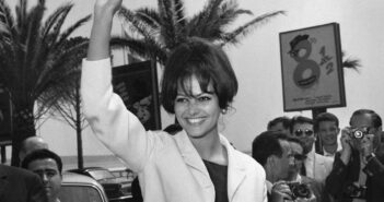 A atriz Claudia Cardinale na estreia do filme “8 1/2”, de Federico Fellini, no Festival de Cannes de 1963 - (Crédito da fotografia: Cortesia © Copyright All Rights Reserved/ Managed/ Direitos autorais: AFP ®/ REPRODUÇÃO/ TODOS OS DIREITOS RESERVADOS)