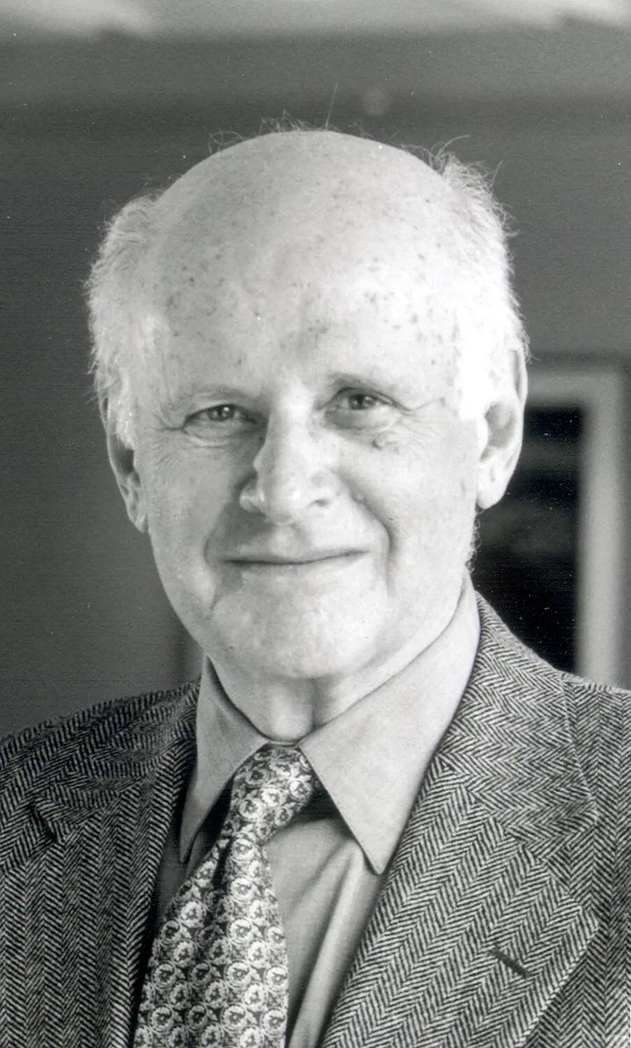 Kurt Gottfried ajudou a fundar a União de Cientistas Preocupados, que faz lobby para mudar as prioridades de pesquisa do país, da tecnologia militar para "a solução de problemas ambientais e sociais urgentes". Crédito...via União de Cientistas Preocupados