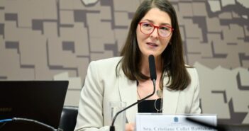 Cristiane Collet Battiston