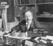 (Eingeschränkte Rechte für bestimmte redaktionelle Kunden na Alemanha. Direitos limitados para clientes editoriais específicos na Alemanha.) Herbert John Gladstone, *18.02.1854-06.03.1930+, estadista liberal britânico, em sua escrivaninha, data desconhecida, provavelmente 1910, foto de Reginald Haines (Foto de ullstein bild/ullstein bild via Getty Images)
