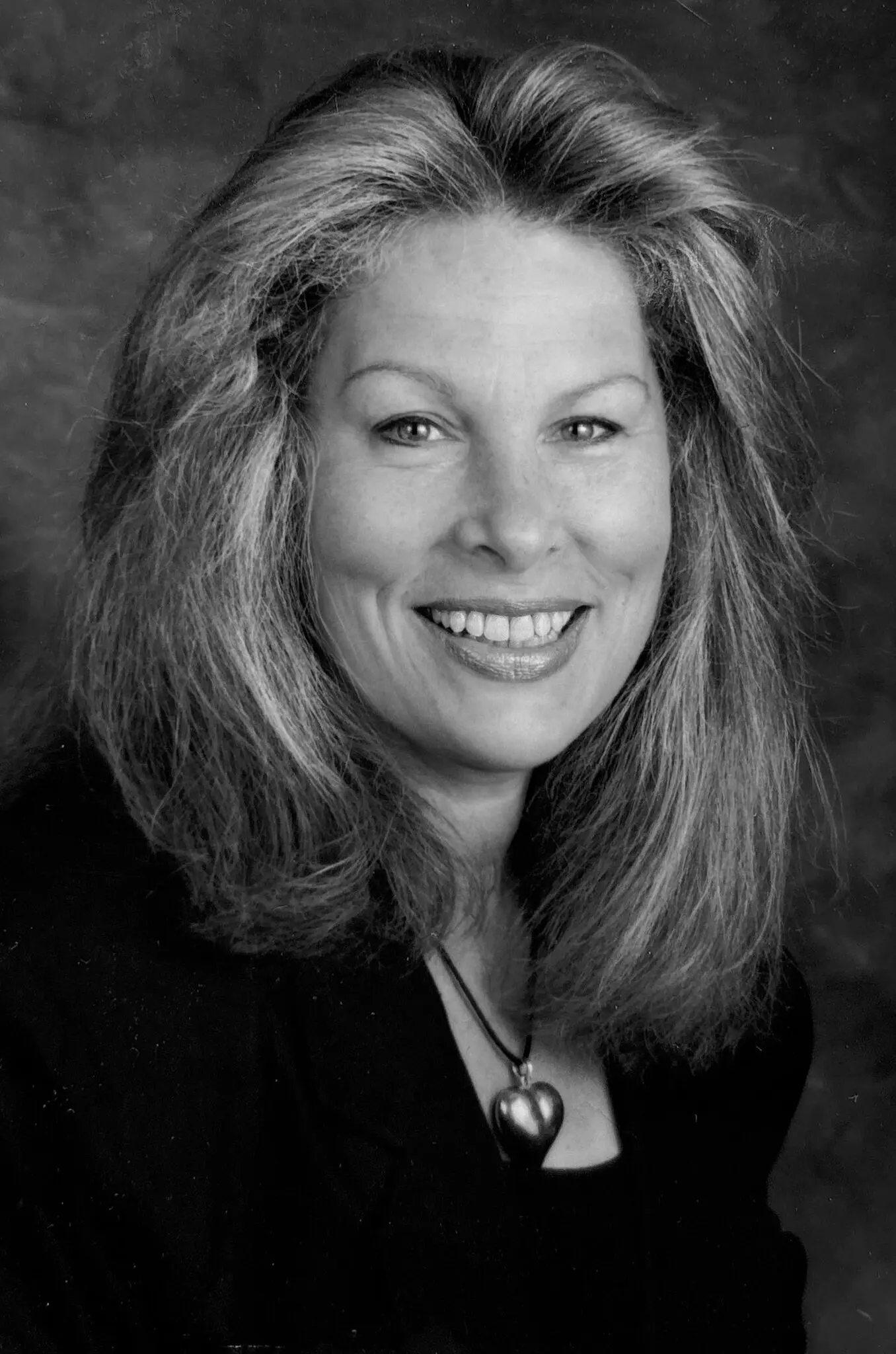 Vicki Abt em uma foto sem data. Ela e sua colega da Penn State, Mel Seesholtz, chamaram o gênero de talk show sensacionalista de "exploração, voyeurismo, voyeurs e shows de aberrações", comandado por apresentadores motivados principalmente pela audiência. Crédito...via família Abt