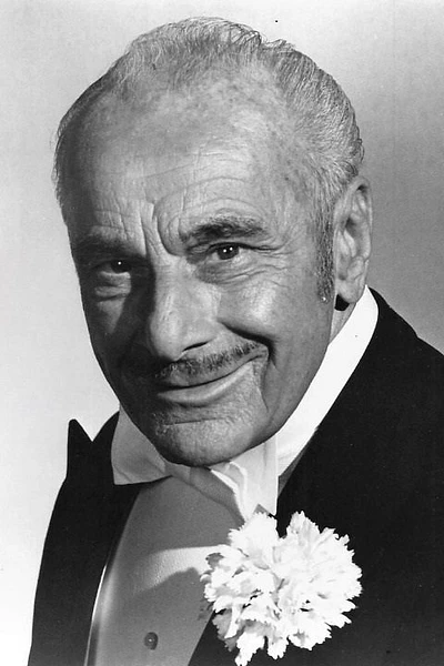 Fritz Feilchenfeld (Feld), artista versátil que durante anos interpretou espiões, chefs, mordomos e gendarmes no cinema. Entertainment Media Networks Ltd