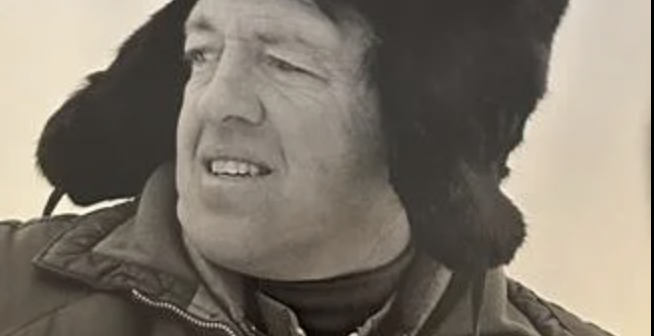 John Caldwell, foi ex-atleta olímpico, treinador pioneiro e autor amplamente considerado o pai fundador do esqui cross-country nos EUA, representou os americanos nos Jogos Olímpicos de Inverno de 1952