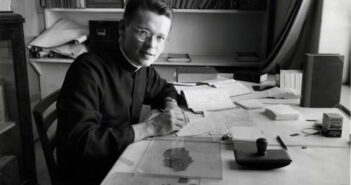 Reverendo Raymond E. Brown