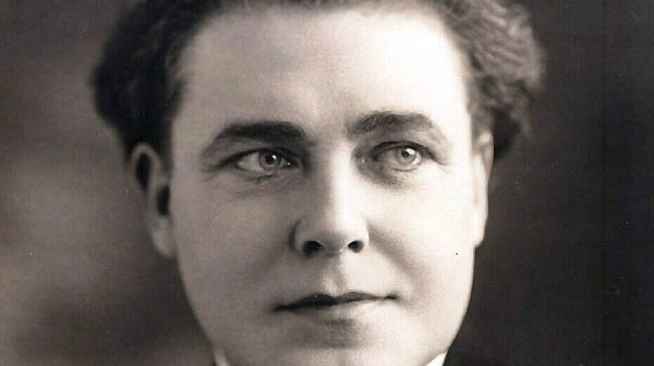 Dustin Farmum; astro do teatro e do cinema. Foto de cinejornal internacional. © Copyright 2000 Cinefânia Online