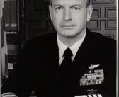 Ralph Wynne Cousins, almirante aposentado da Marinha que dirigiu as operações aéreas navais durante a Guerra do Vietnã e que mais tarde se tornou o segundo oficial de mais alta patente da Marinha e o comandante máximo das forças da OTAN, desenvolveu táticas para combater mísseis antiaéreos disparados contra aviões da Marinha e, em 1967, dirigiu o primeiro ataque bem-sucedido a uma instalação de mísseis no Vietnã do Norte