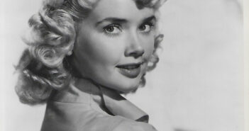 Yvonne Lime Fedderson, atriz de 'I Was a Teenage Werewolf' e 'The Rainmaker'. Política de Privacidade/ Termos de Serviço/ Direitos Autorais/DMCA © 2026 Listal.com