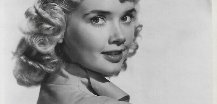 Yvonne Lime Fedderson, atriz que estrelou os filmes de exploração Dragstrip Riot e High School Hellcats e interpretou a namorada de Michael Landon em I Was a Teenage Werewolf , todos produzidos pela American International Pictures na década de 1950.