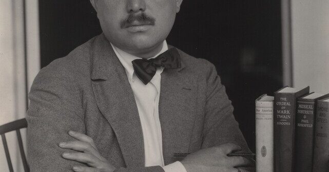 Paul Rosenfeld, foi crítico de música e arte e escritor, editou, juntamente com Lewis Mumford, Alfred Kreymborg e Van Wyck Brooks, vários números da American Caravan, uma coletânea literária publicada periodicamente entre 1928 e 1936