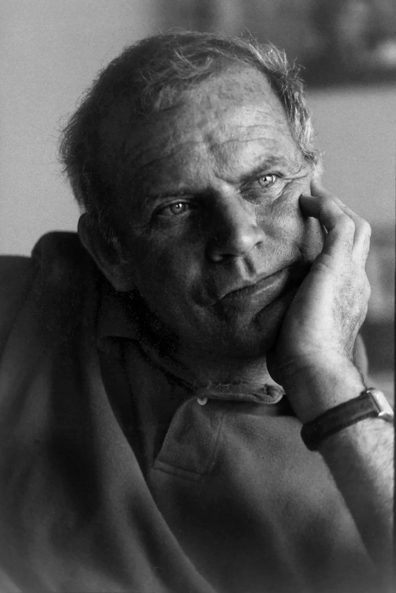 O Dr. Kary B. Mullis, em 1995, dois anos depois de receber o Prêmio Nobel de Química por ter desenvolvido uma maneira melhor de analisar o DNA. (Crédito da fotografia: cortesia Jim Wilson/The New York Times)