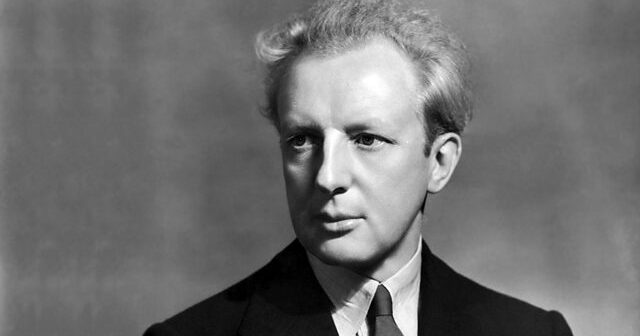 Leopold Stokowski, maestro londrino, que alcançou a fama como regente da Orquestra da Filadélfia, teve uma carreira que abrangeu mais de 70 anos e, estima-se, mais de 7.000 concertos, foi possivelmente o maestro sinfônico mais conhecido de todos os tempos, foi um dos regentes sinfônicos mais enigmáticos e inexplicáveis ​​de sua época