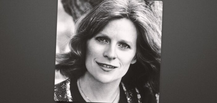 Mariclare Costello, membro vitalícia do Actors Studio, que interpretou a professora Rosemary Hunter em The Waltons e uma vampira hippie no filme cult de terror Let’s Scare Jessica to Death