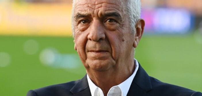 Evaristo Beccalossi, ex-jogador e ídolo da Inter de Milão, que ao lado de nomes como Giuseppe Baresi e Alessandro Altobelli, assumiu a camisa 10 e ajudou o clube a conquistar o Campeonato Italiano na temporada 1979/80 e a Copa da Itália em 1981/82