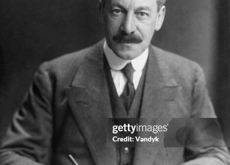 Herbert Louis Samuel, estadista e filósofo liberal, ocupou diversas pastas importantes sob o governo de Herbert Asquith, foi um dos principais arquitetos da grande legislação de reforma social que marcou o auge do liberalismo britânico, de 1906 à Segunda Guerra Mundial