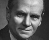 Norman Angell, foi um dos principais defensores da paz e vencedor do Prêmio Nobel da Paz de 1933, por meio de mais de 40 livros e inúmeras palestras, ele tentou derrubar a crença na inevitabilidade do conflito