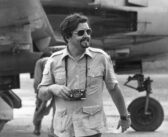 Richard Pyle, foi jornalista e repórter, cuja longa e notável carreira na Associated Press abrangeu o mundo todo e meio século de crises, guerras, catástrofes e momentos inesquecíveis no jornalismo, juntou-se a uma equipe de estrelas da AP, incluindo o escritor Peter Arnett e os fotógrafos Horst Faas e Nick Ut, todos vencedores do Prêmio Pulitzer