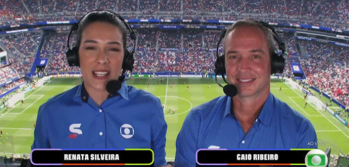 Renata Silveira e Caio Ribeiro no Lumen Field, em Seattle. (Foto: Reprodução TV Globo)